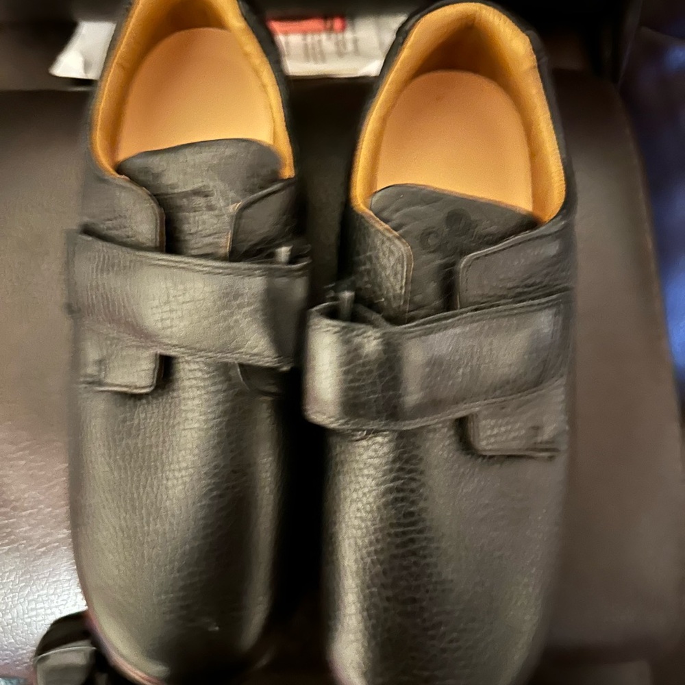 Elegant Black Leather Men's Loafers